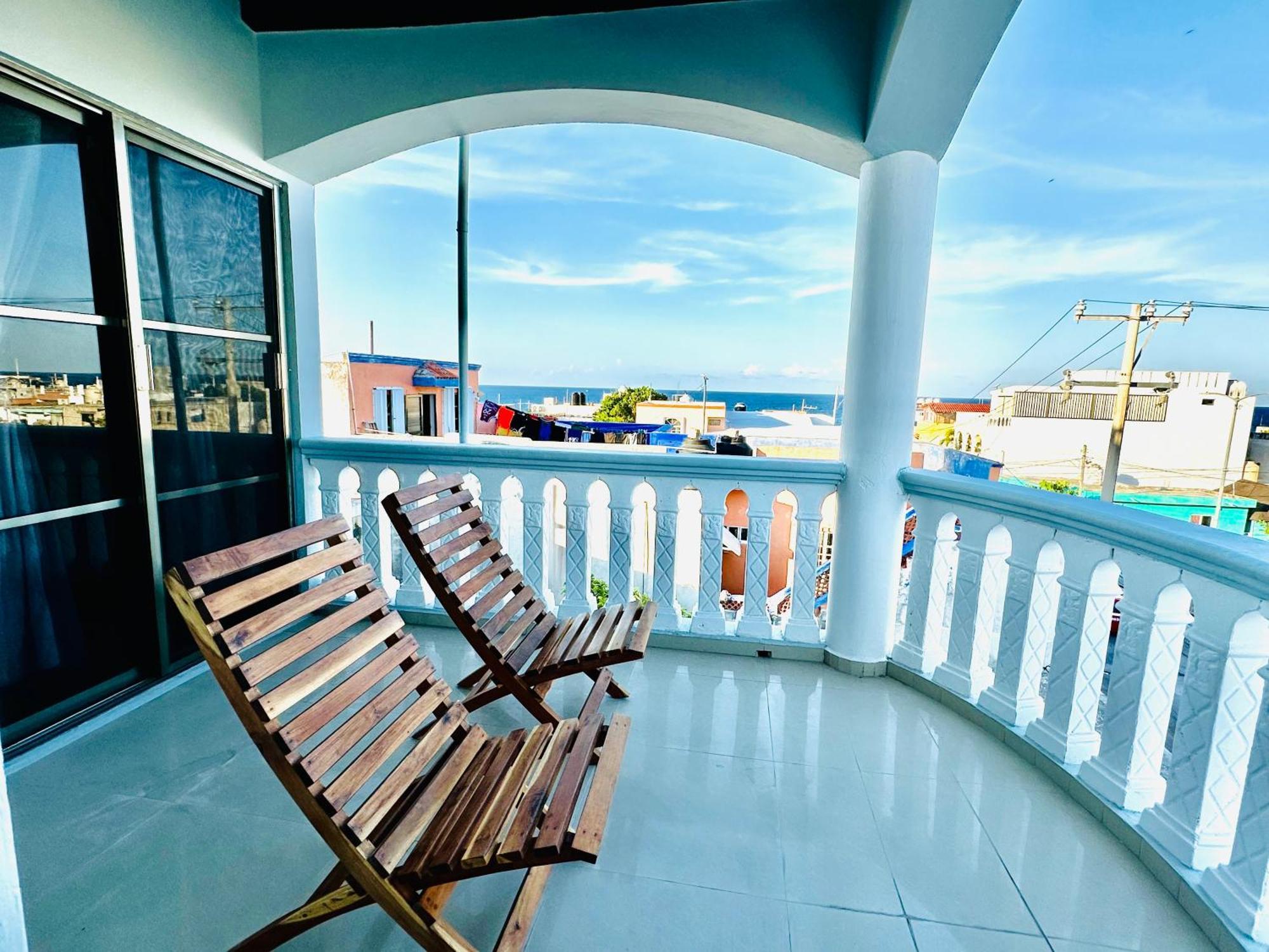 Entero Con Vista Al Mar Desde Terraza Y Balcon